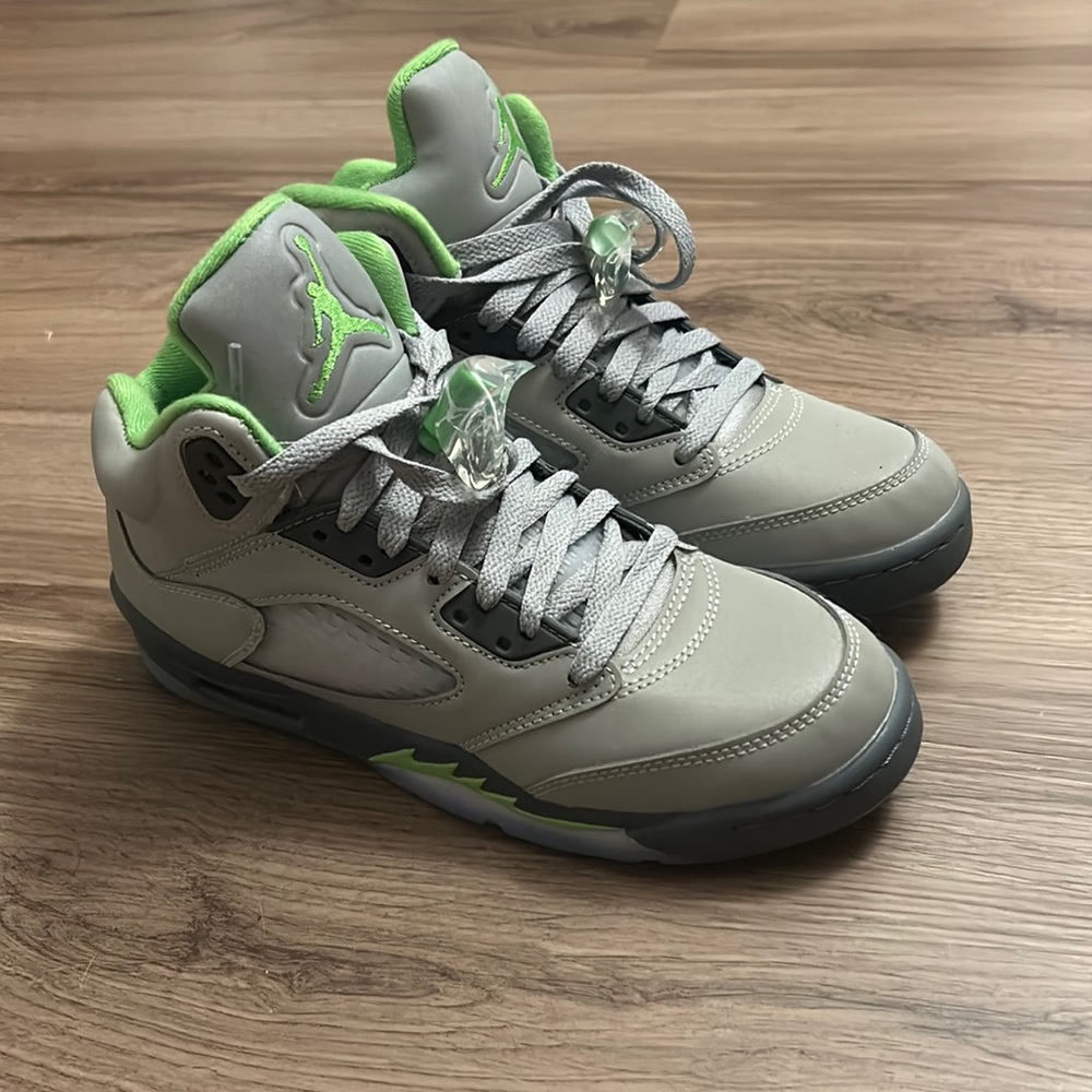 Air Jordan 5 Retro ‘Green Bean’ 2022 (Kids size 6/Women’s 8) NEVER WORN!